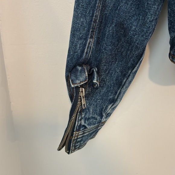 Vintage Jordache blue denim jean jacket. Size M - Picture 5 of 5
